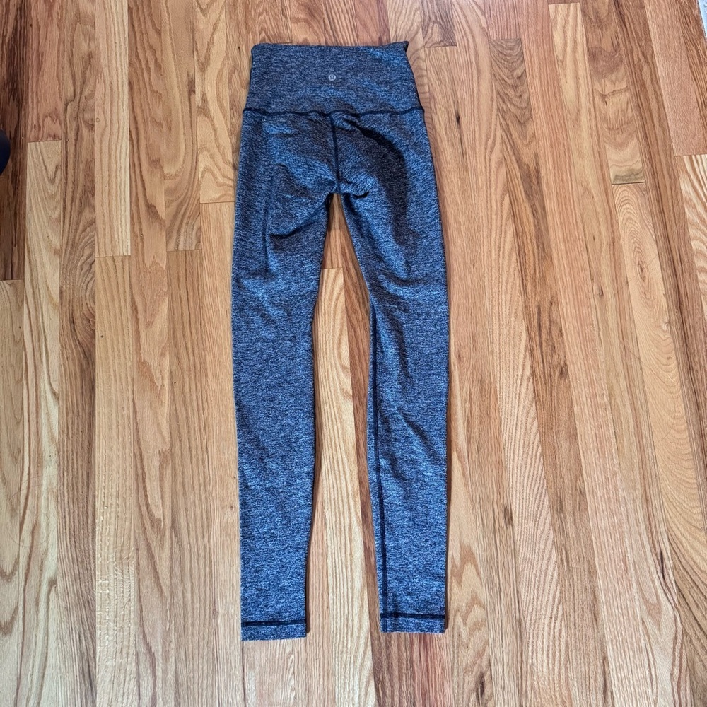Lululemon wunder under grey heathers leggings size 4, 28” inseam - Picture 4 of 4